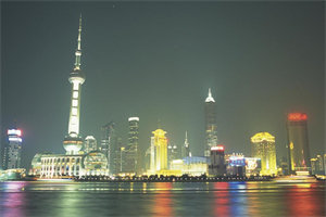 在深夜咖啡店静思：沉淀灵魂的空间