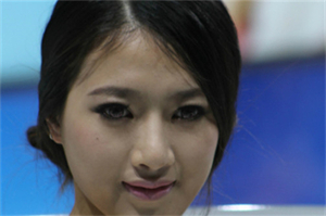 Shanghai women face challenges in the workplace and love